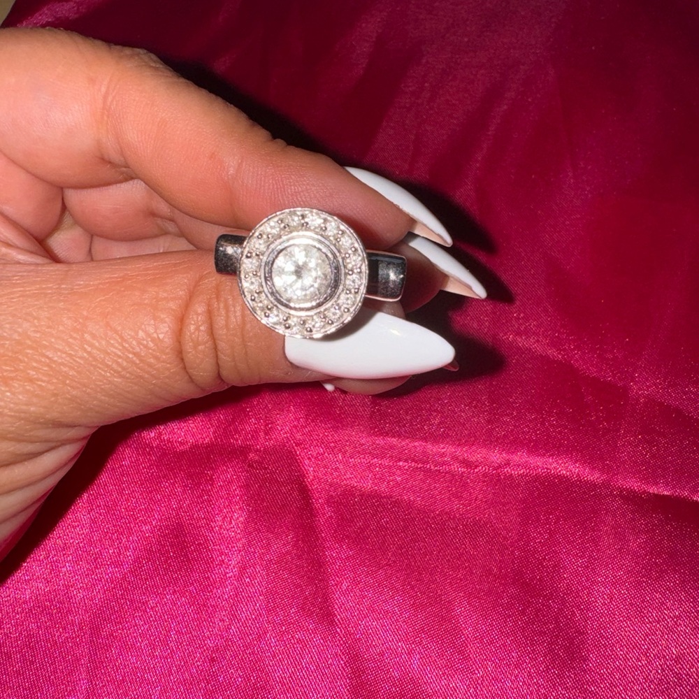 Beautiful Ring - Picture 3 of 8